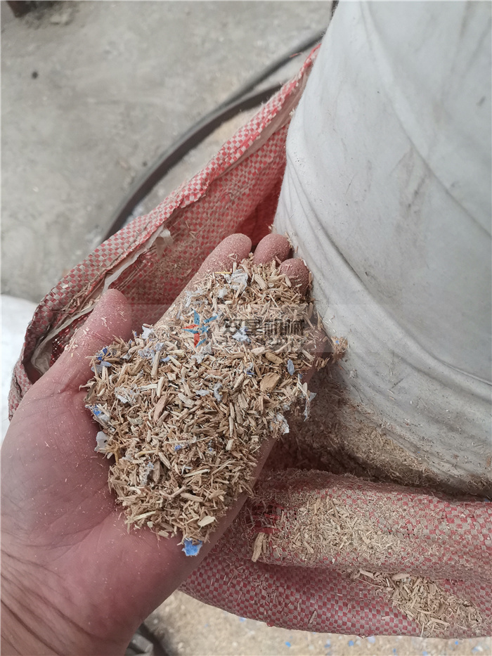 鋸末粉碎機生產(chǎn)廠家粉碎效果展示